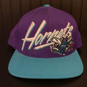 Charlotte Hornets Mitchell & Ness Snapback Hat